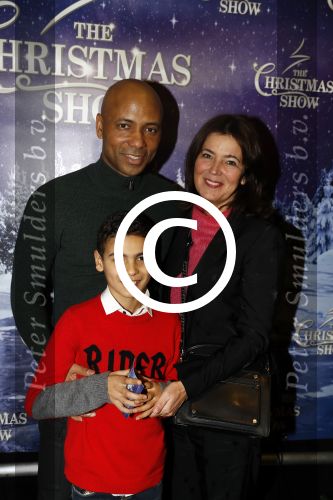 Amsterdam 24 december 2017
RTL kerst show in het ziggo dome. Humberto tan met vrouw en zoon
