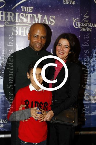 Amsterdam 24 december 2017
RTL kerst show in het ziggo dome. Humberto tan met vrouw en zoon