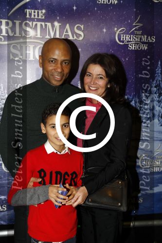 Amsterdam 24 december 2017
RTL kerst show in het ziggo dome. Humberto tan met vrouw en zoon