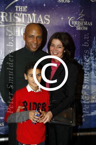 Amsterdam 24 december 2017
RTL kerst show in het ziggo dome. Humberto tan met vrouw en zoon