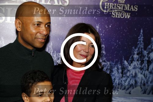 Amsterdam 24 december 2017
RTL kerst show in het ziggo dome. Humberto tan met vrouw en zoon