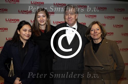 Rotterdam 22 december 2017
100 jaar het oude Luxor in Rotterdam. ivo Opstelten met vrouw en kleinkinderen