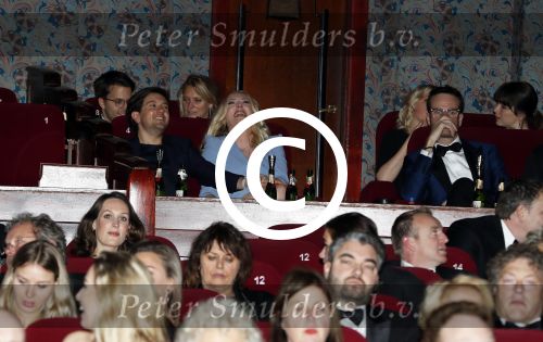 Amsterdam 18 december 2017
Premiere huisvrouwen bestaan niet in Tuschinski. Jelka v Houten verliefd ? met Dook van Dijck