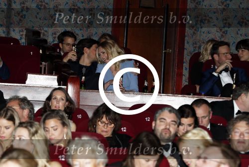 Amsterdam 18 december 2017
Premiere huisvrouwen bestaan niet in Tuschinski. Jelka v Houten verliefd ? met Dook van Dijck