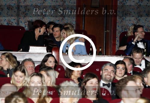 Amsterdam 18 december 2017
Premiere huisvrouwen bestaan niet in Tuschinski. Jelka v Houten verliefd ? met Dook van Dijck
