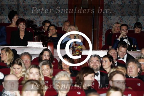 Amsterdam 18 december 2017
Premiere huisvrouwen bestaan niet in Tuschinski. Jelka v Houten verliefd ? met Dook van Dijck