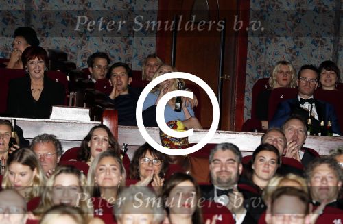 Amsterdam 18 december 2017
Premiere huisvrouwen bestaan niet in Tuschinski. Jelka v Houten verliefd ? met Dook van Dijck