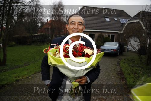 Alkmaar 7 december 2017
Julio Poch komt aan bij zijn huis nadat hij terug gekomen is uit Argentinie