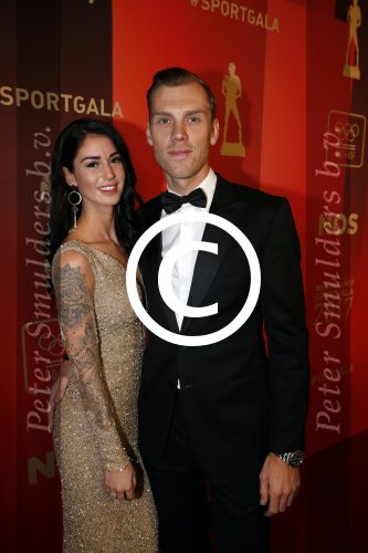 Amsterdam 19 december 2017 
Sportgala in de Rai. Sportman en sportvrouw van het jaar verkiezing. Lars Boom en partner Nike Timmermans