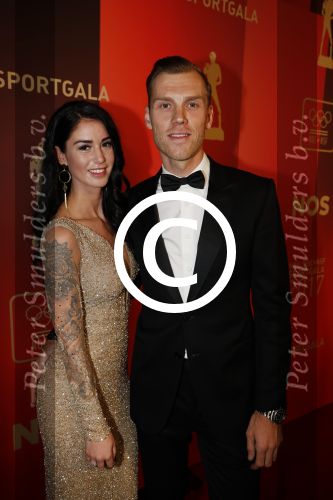 Amsterdam 19 december 2017 
Sportgala in de Rai. Sportman en sportvrouw van het jaar verkiezing. Lars Boom en partner Nike Timmermans