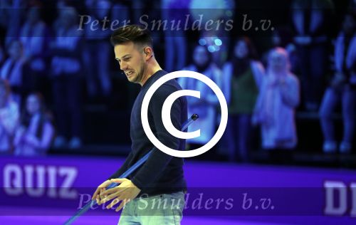 Aalsmeer 20 december 2017
Opnames de curling quiz met Frans Bauer Mark Tuitert Ellen Hoog Brace Sjoerd v Ramshorst Evert ten Napel Levi v Kempen Frank Lammers Sanne en Lieke Wevers. De opnames vinden plaats in de studio in Aalsmeer.