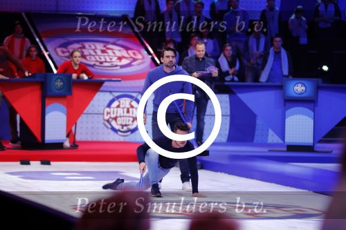 Aalsmeer 20 december 2017
Opnames de curling quiz met Frans Bauer Mark Tuitert Ellen Hoog Brace Sjoerd v Ramshorst Evert ten Napel Levi v Kempen Frank Lammers Sanne en Lieke Wevers. De opnames vinden plaats in de studio in Aalsmeer.