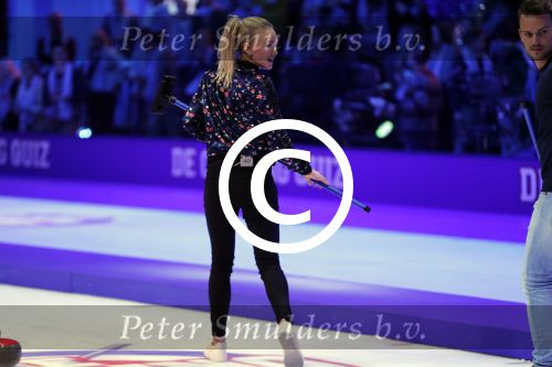 Aalsmeer 20 december 2017
Opnames de curling quiz met Frans Bauer Mark Tuitert Ellen Hoog Brace Sjoerd v Ramshorst Evert ten Napel Levi v Kempen Frank Lammers Sanne en Lieke Wevers. De opnames vinden plaats in de studio in Aalsmeer.