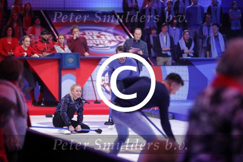 Aalsmeer 20 december 2017
Opnames de curling quiz met Frans Bauer Mark Tuitert Ellen Hoog Brace Sjoerd v Ramshorst Evert ten Napel Levi v Kempen Frank Lammers Sanne en Lieke Wevers. De opnames vinden plaats in de studio in Aalsmeer.