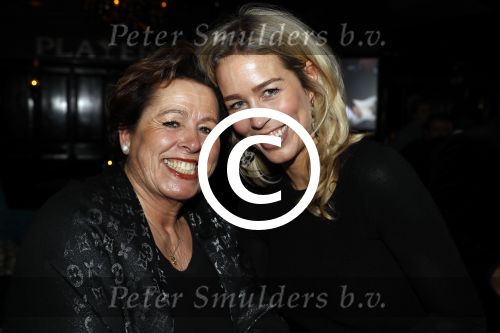Amsterdam 14 december 2017
DVD presentatie Wesly Bronkhorst bij Players in Amsterdam. Marieke v Rootselaar met moeder