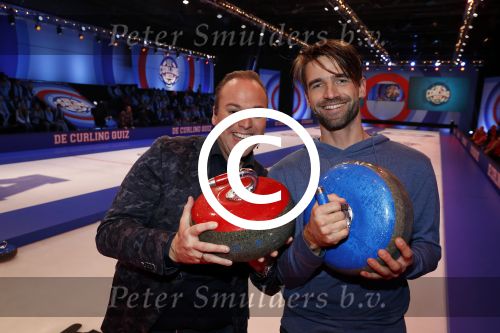 Aalsmeer 20 december 2017
Opnames de curling quiz met Frans Bauer Mark Tuitert Ellen Hoog Brace Sjoerd v Ramshorst Evert ten Napel Levi v Kempen Frank Lammers Sanne en Lieke Wevers. De opnames vinden plaats in de studio in Aalsmeer.