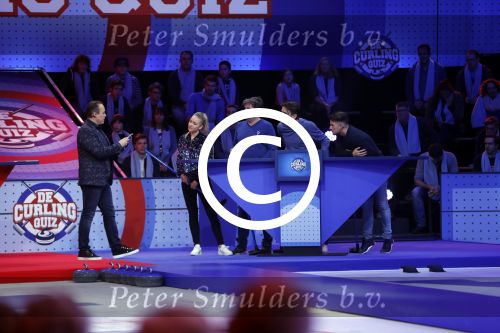 Aalsmeer 20 december 2017
Opnames de curling quiz met Frans Bauer Mark Tuitert Ellen Hoog Brace Sjoerd v Ramshorst Evert ten Napel Levi v Kempen Frank Lammers Sanne en Lieke Wevers. De opnames vinden plaats in de studio in Aalsmeer.