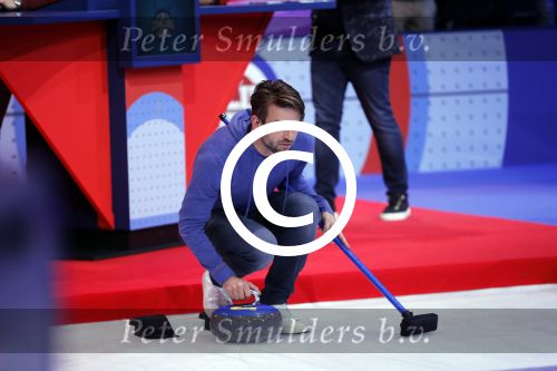 Aalsmeer 20 december 2017
Opnames de curling quiz met Frans Bauer Mark Tuitert Ellen Hoog Brace Sjoerd v Ramshorst Evert ten Napel Levi v Kempen Frank Lammers Sanne en Lieke Wevers. De opnames vinden plaats in de studio in Aalsmeer.