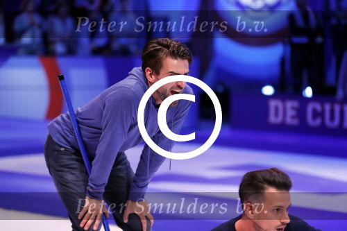 Aalsmeer 20 december 2017
Opnames de curling quiz met Frans Bauer Mark Tuitert Ellen Hoog Brace Sjoerd v Ramshorst Evert ten Napel Levi v Kempen Frank Lammers Sanne en Lieke Wevers. De opnames vinden plaats in de studio in Aalsmeer.