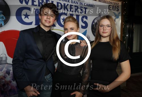 Amsterdam 21 december 2017
Premiere kerstcircus in Carre. Pernille la Lau met kinderen