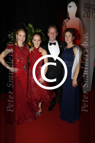 Amsterdam 19 december 2017 
Sportgala in de Rai. Sportman en sportvrouw van het jaar verkiezing. Turnsters Lieke Wevers en zus Sanne kwamen met hun ouders