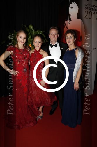 Amsterdam 19 december 2017 
Sportgala in de Rai. Sportman en sportvrouw van het jaar verkiezing. Turnsters Lieke Wevers en zus Sanne kwamen met hun ouders