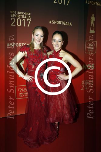 Amsterdam 19 december 2017 
Sportgala in de Rai. Sportman en sportvrouw van het jaar verkiezing. Turnsters Lieke Wevers en zus Sanne kwamen met hun ouders