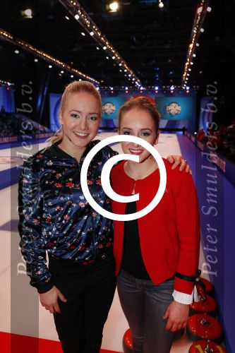 Aalsmeer 20 december 2017
Opnames de curling quiz met Frans Bauer Mark Tuitert Ellen Hoog Brace Sjoerd v Ramshorst Evert ten Napel Levi v Kempen Frank Lammers Sanne en Lieke Wevers. De opnames vinden plaats in de studio in Aalsmeer.