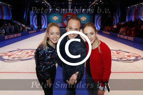 Aalsmeer 20 december 2017
Opnames de curling quiz met Frans Bauer Mark Tuitert Ellen Hoog Brace Sjoerd v Ramshorst Evert ten Napel Levi v Kempen Frank Lammers Sanne en Lieke Wevers. De opnames vinden plaats in de studio in Aalsmeer.