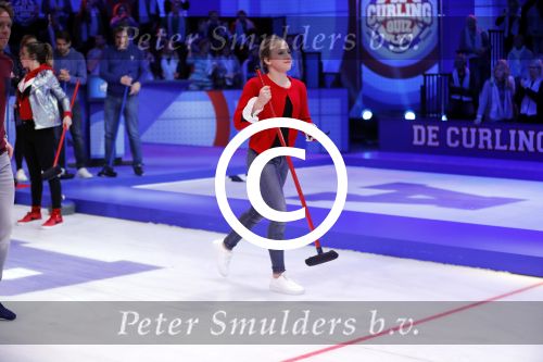 Aalsmeer 20 december 2017
Opnames de curling quiz met Frans Bauer Mark Tuitert Ellen Hoog Brace Sjoerd v Ramshorst Evert ten Napel Levi v Kempen Frank Lammers Sanne en Lieke Wevers. De opnames vinden plaats in de studio in Aalsmeer.