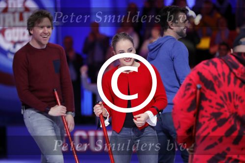 Aalsmeer 20 december 2017
Opnames de curling quiz met Frans Bauer Mark Tuitert Ellen Hoog Brace Sjoerd v Ramshorst Evert ten Napel Levi v Kempen Frank Lammers Sanne en Lieke Wevers. De opnames vinden plaats in de studio in Aalsmeer.