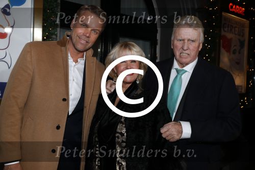 Amsterdam 21 december 2017
Premiere kerstcircus in Carre. Sheila de Vries met man en zoon