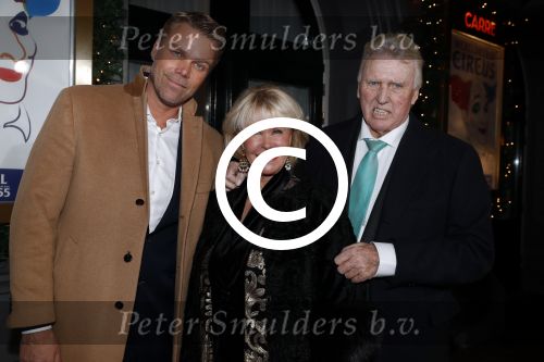Amsterdam 21 december 2017
Premiere kerstcircus in Carre. Sheila de Vries met man en zoon