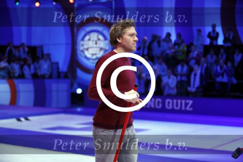 Aalsmeer 20 december 2017
Opnames de curling quiz met Frans Bauer Mark Tuitert Ellen Hoog Brace Sjoerd v Ramshorst Evert ten Napel Levi v Kempen Frank Lammers Sanne en Lieke Wevers. De opnames vinden plaats in de studio in Aalsmeer.