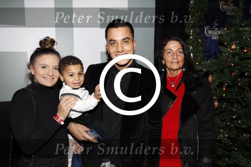 Amsterdam 24 december 2017
RTL kerst show in het ziggo dome. Timor Steffens met zus moeder en neefje