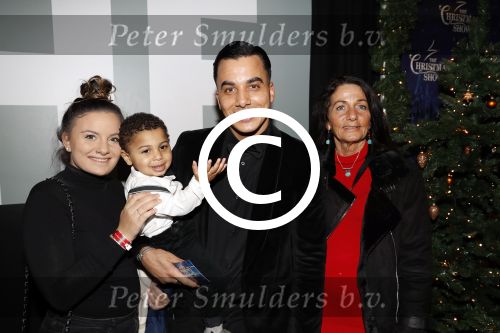 Amsterdam 24 december 2017
RTL kerst show in het ziggo dome. Timor Steffens met zus moeder en neefje