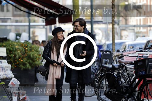 Amsterdam 22 december 2017 
Waylon en zijn nieuwe Bibi Breijman doen boodschappen.