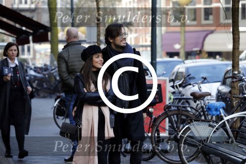 Amsterdam 22 december 2017 
Waylon en zijn nieuwe Bibi Breijman doen boodschappen.