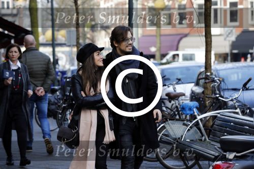 Amsterdam 22 december 2017 
Waylon en zijn nieuwe Bibi Breijman doen boodschappen.