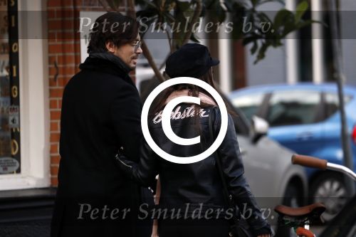 Amsterdam 22 december 2017 
Waylon en zijn nieuwe Bibi Breijman doen boodschappen.