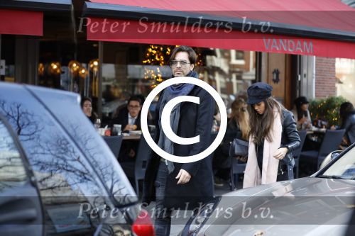 Amsterdam 22 december 2017 
Waylon en zijn nieuwe Bibi Breijman doen boodschappen.