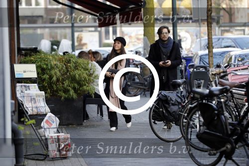 Amsterdam 22 december 2017 
Waylon en zijn nieuwe Bibi Breijman doen boodschappen.