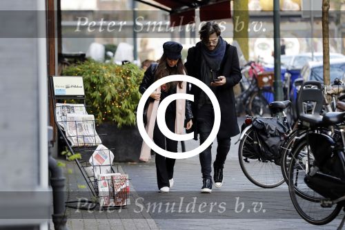 Amsterdam 22 december 2017 
Waylon en zijn nieuwe Bibi Breijman doen boodschappen.