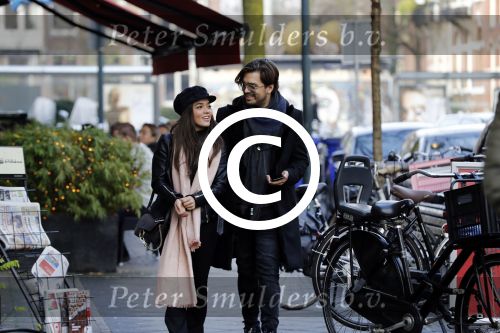 Amsterdam 22 december 2017 
Waylon en zijn nieuwe Bibi Breijman doen boodschappen.