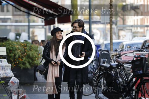 Amsterdam 22 december 2017 
Waylon en zijn nieuwe Bibi Breijman doen boodschappen.