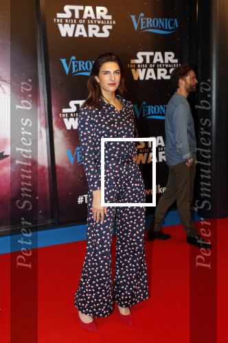 Amsterdam 17 december 2019
Premiere Starwars in het Amsterdam theater. Anna Gimbrere kwam met een goede vriend
