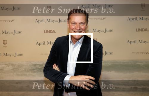 Amsterdam 16 december 2019
Premiere April may June in het deLamar theater met oa in de hoofdrollen Linda de Mol Elise Schaap en Tjitske Reidinga. Albert Verlinde kwam met goede kennis Ramon Mesman