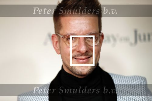 Amsterdam 16 december 2019
Premiere April may June in het deLamar theater met oa in de hoofdrollen Linda de Mol Elise Schaap en Tjitske Reidinga. Alex Klaassen