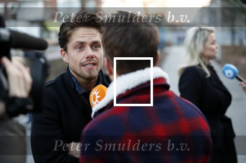 Amsterdam 12 december 2019
Bridget Maasland heeft rechtszaak aangespannen tegen weekblad Prive/ de telegraaf ivm een artikel daarin. Peter R de Vries en zijn zoon Royce zijn aanwezig aangezien Royce de advocaat van Bridget is.
