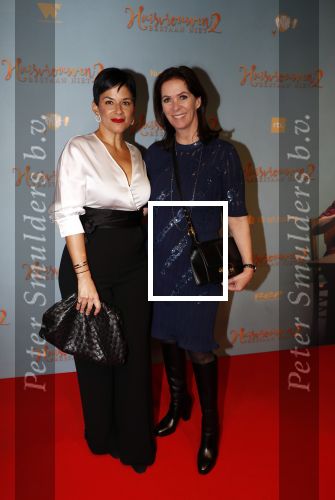 Amsterdam 9 december 2019
Premiere huisvrouwen bestaan niet deel II in tuschinski.
Annemarie v Gaal met een vriendin